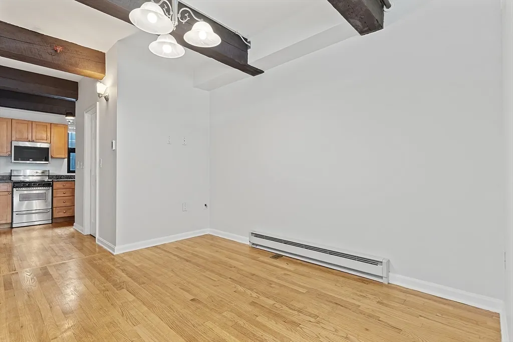 12 Stoneholm St, Fenway