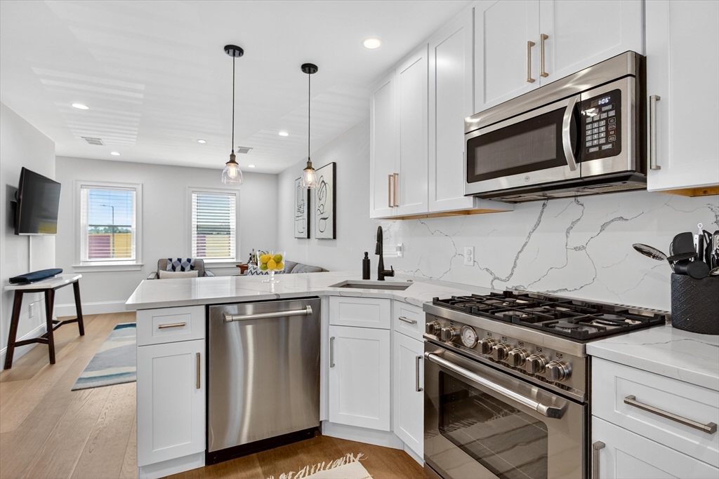 7 Bell Ct, South Boston