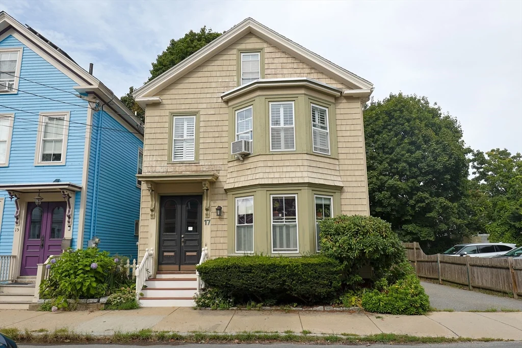 17 Charter St, Newburyport