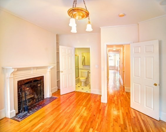 238 Marlborough St, Back Bay