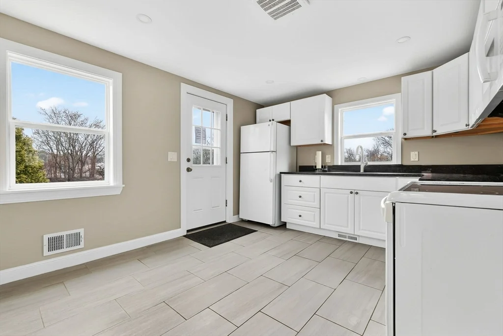 24 Garden St, Danvers