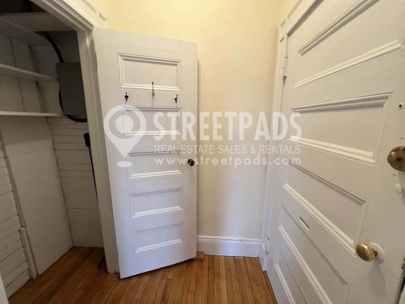 2 Ware St, Mid-Cambridge