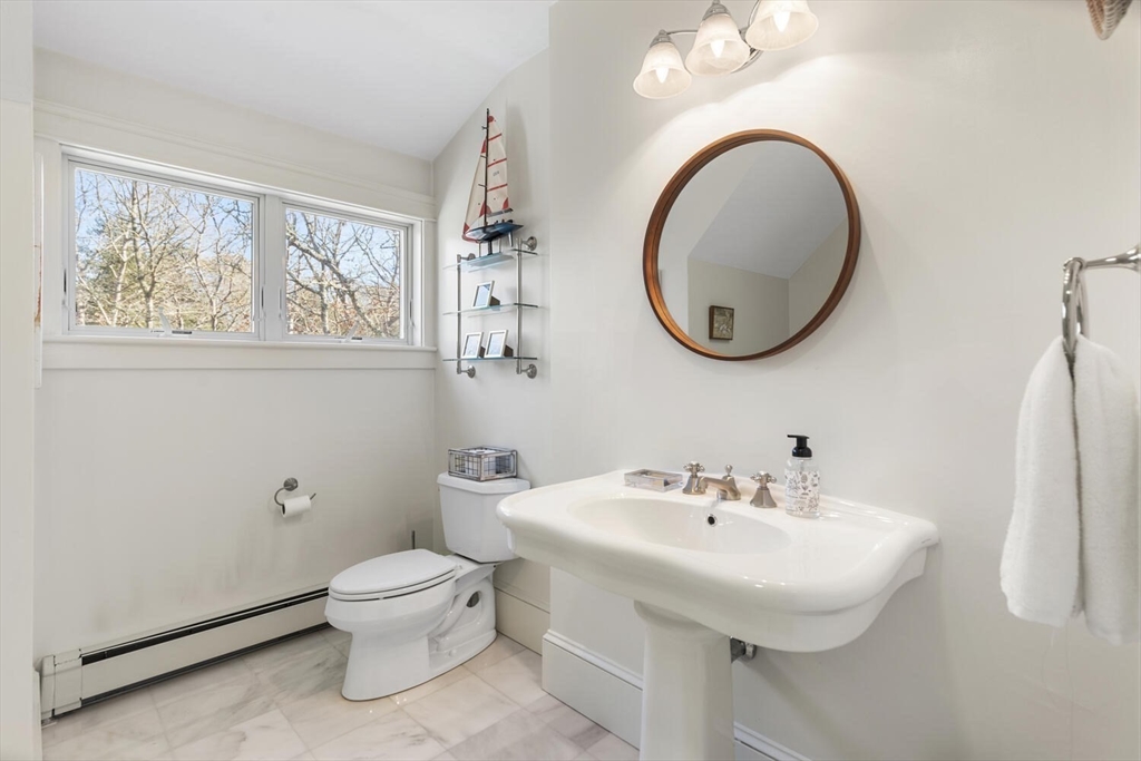 110 Clamshell Cove Rd, Cotuit