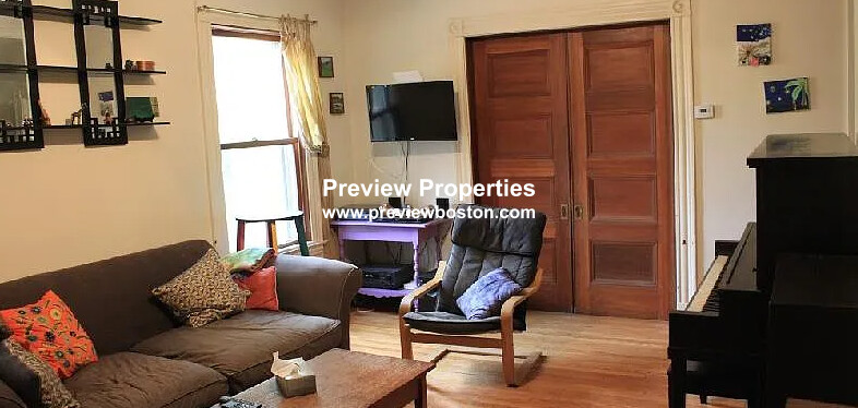 849 Beacon St, Fenway