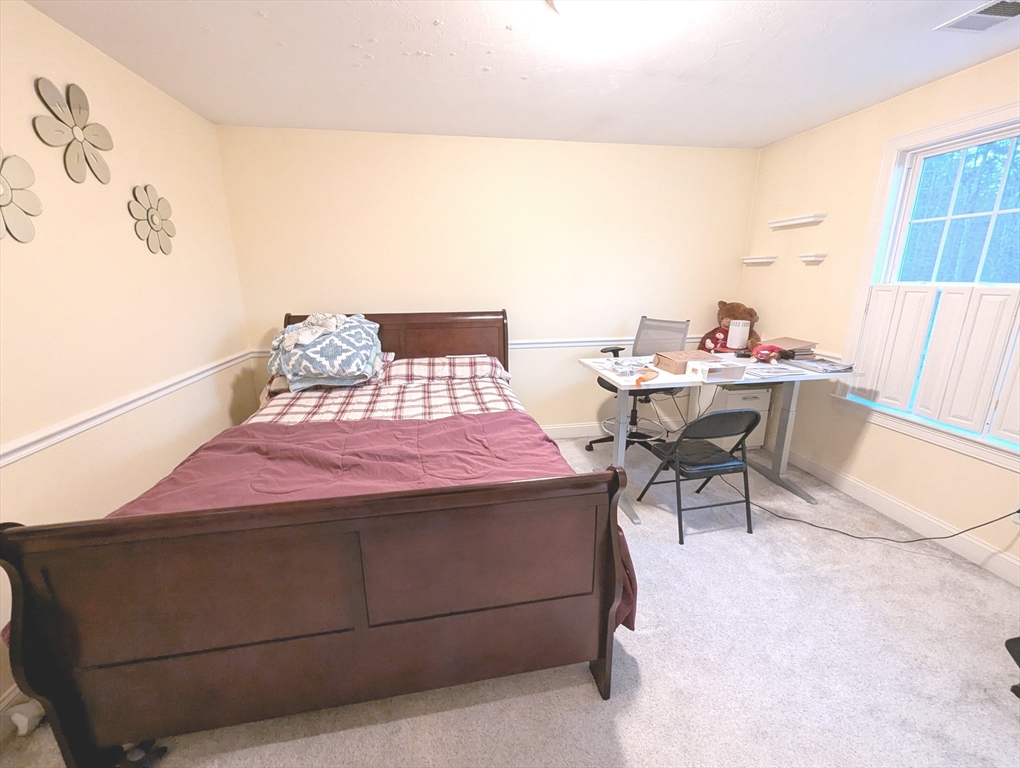 19 Plain St, Franklin