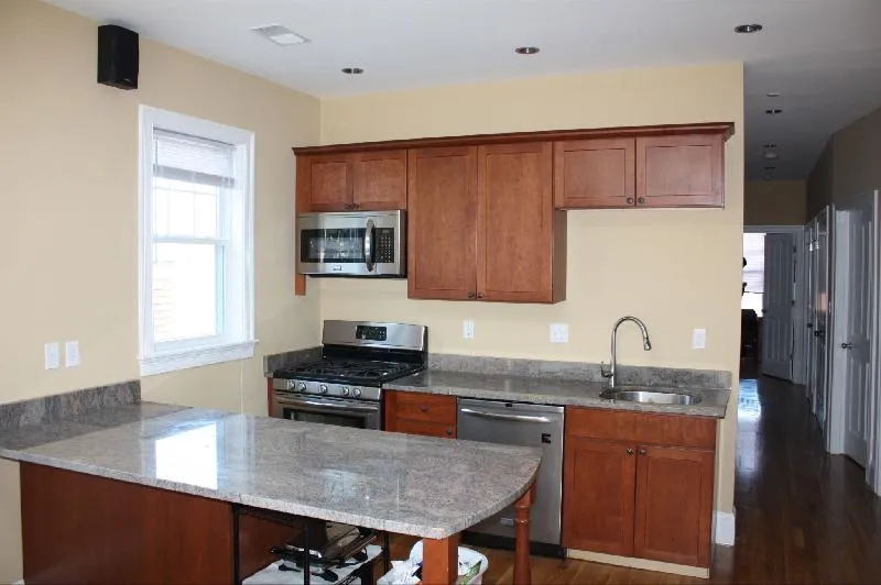 148 Hillside St, Mission Hill