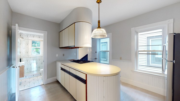 57 Hawthorne St, Davis Square