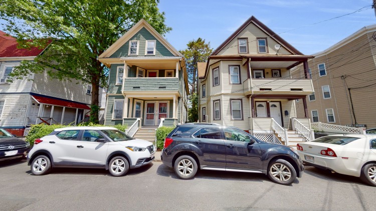 57 Hawthorne St, Davis Square