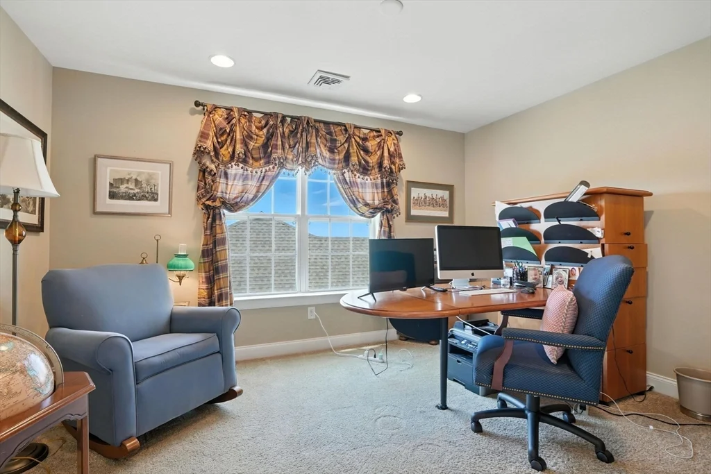 8 Skipping Stone, Plymouth