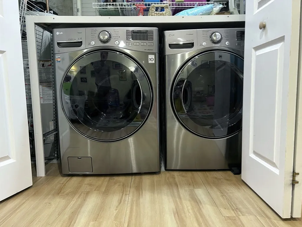 90 Monument, Medford