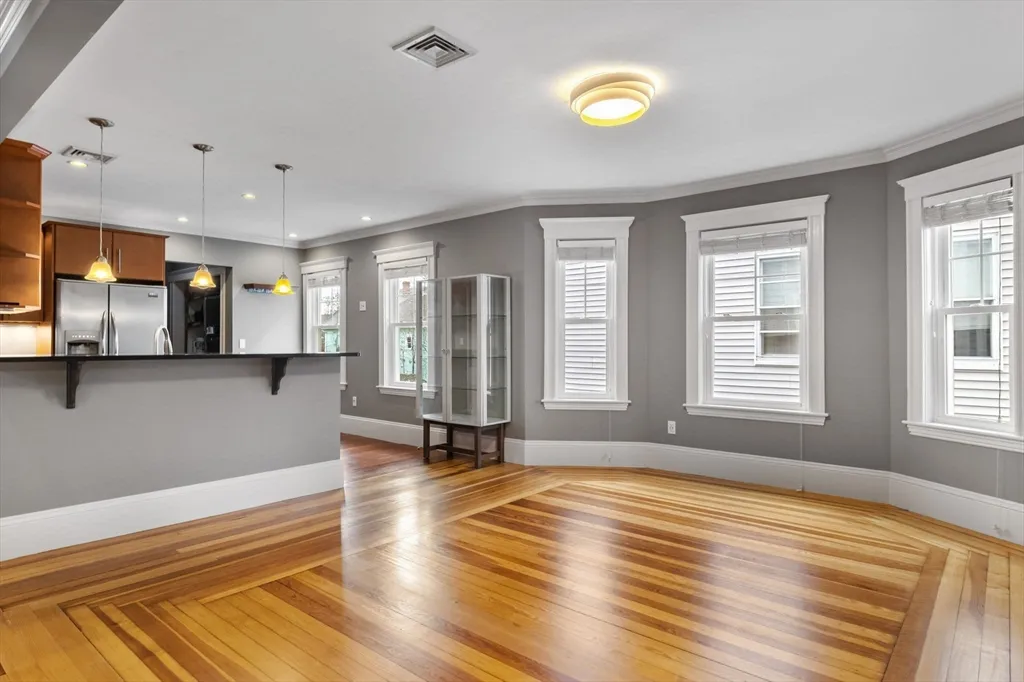 22 Clarendon Ave, Teele Square