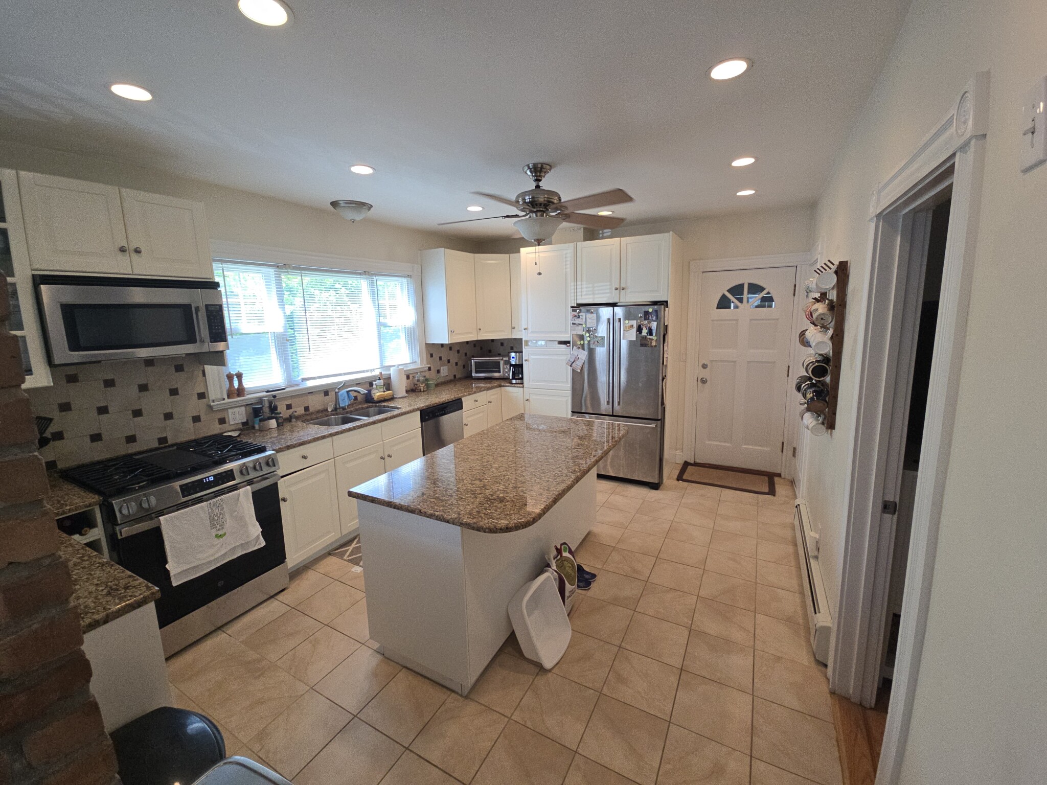 146 Hillside Rd, Watertown