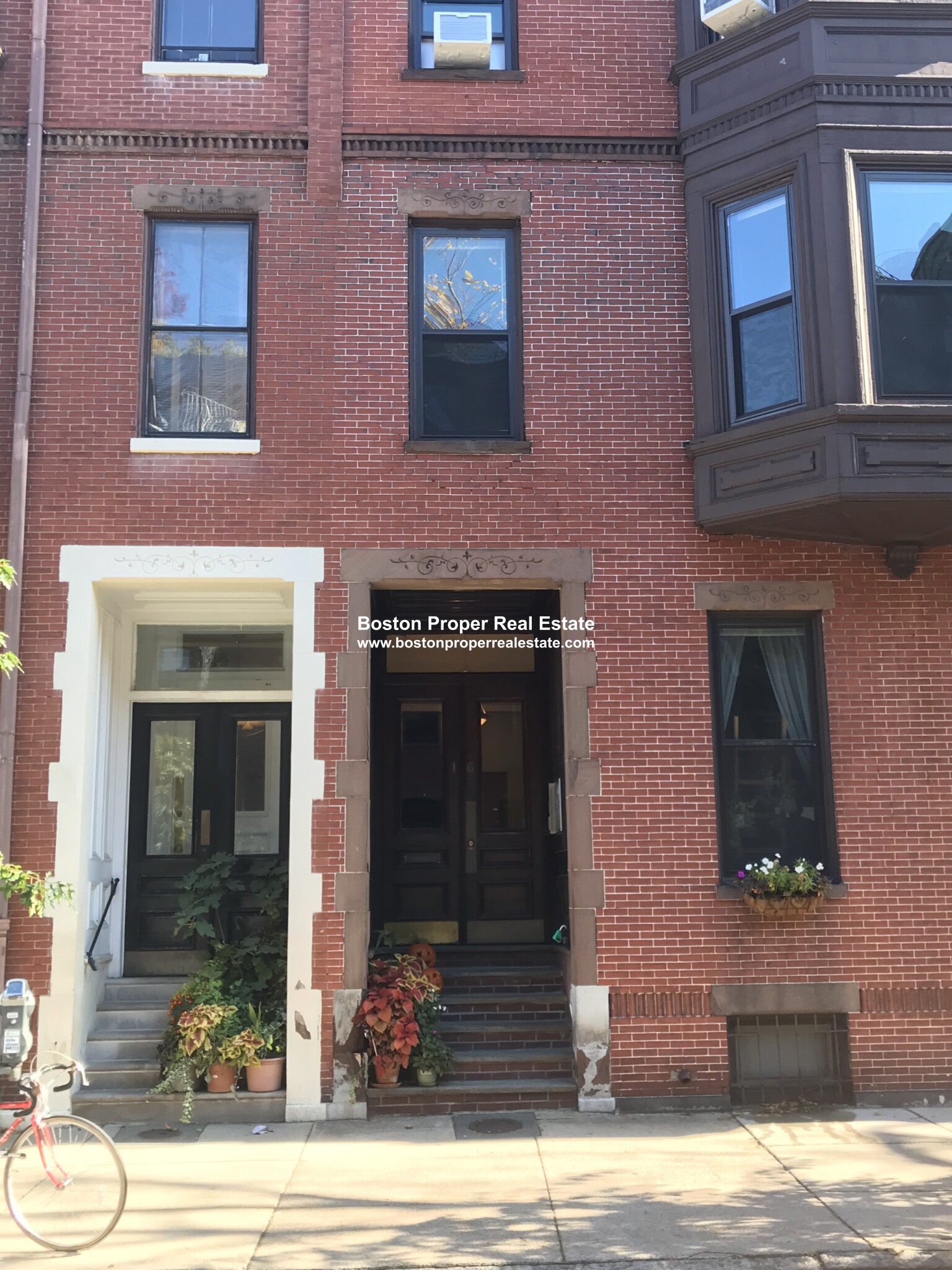 16 Hereford St, Back Bay