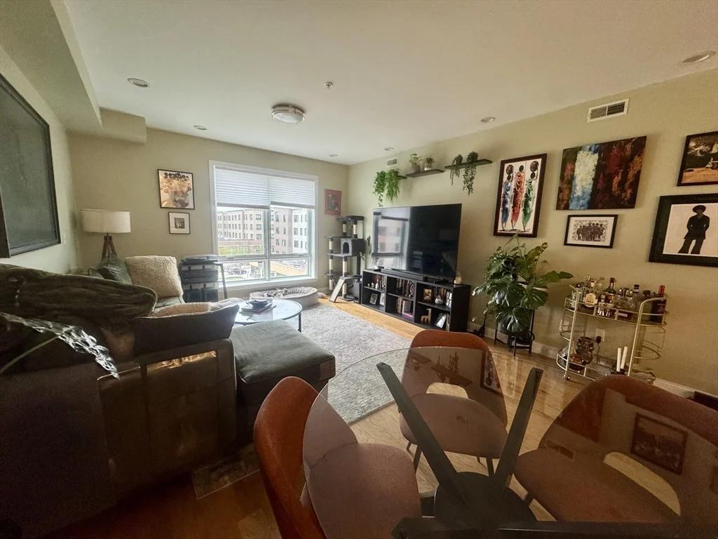 15 Guild St, Roxbury