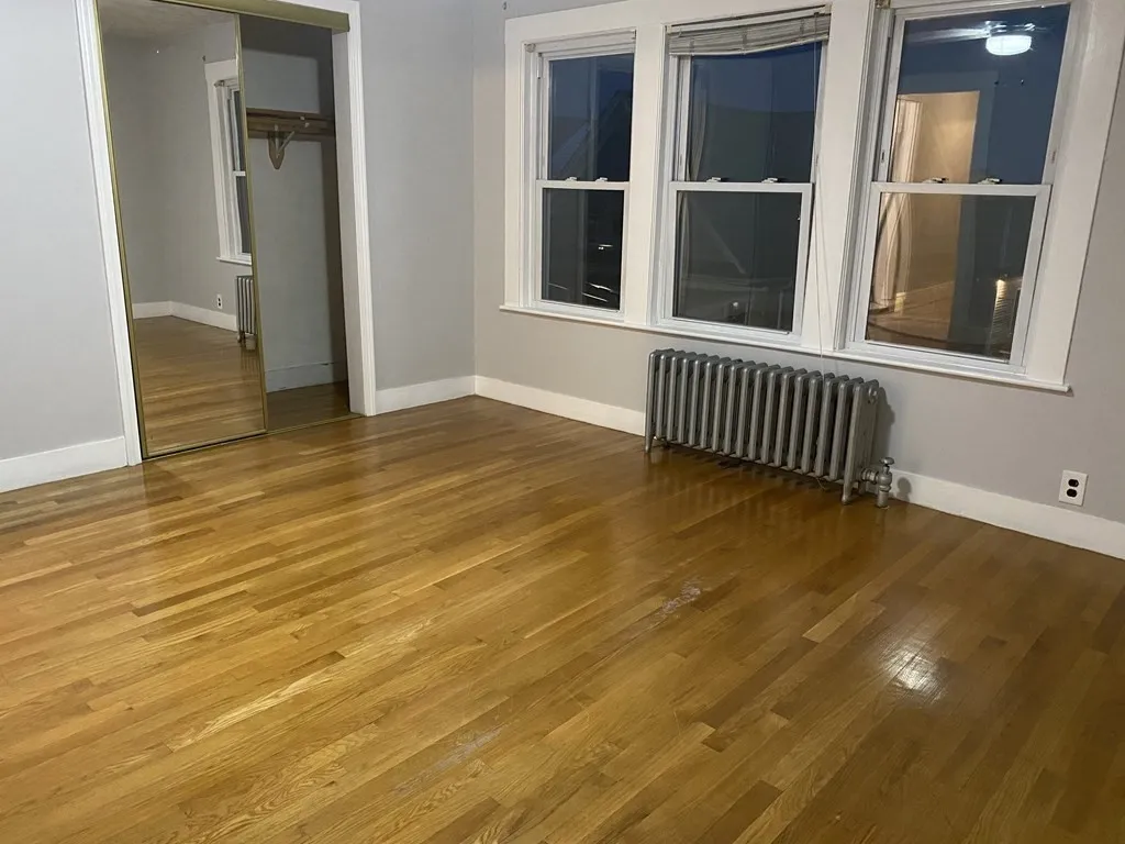 18 Walnut Rd, Winter Hill