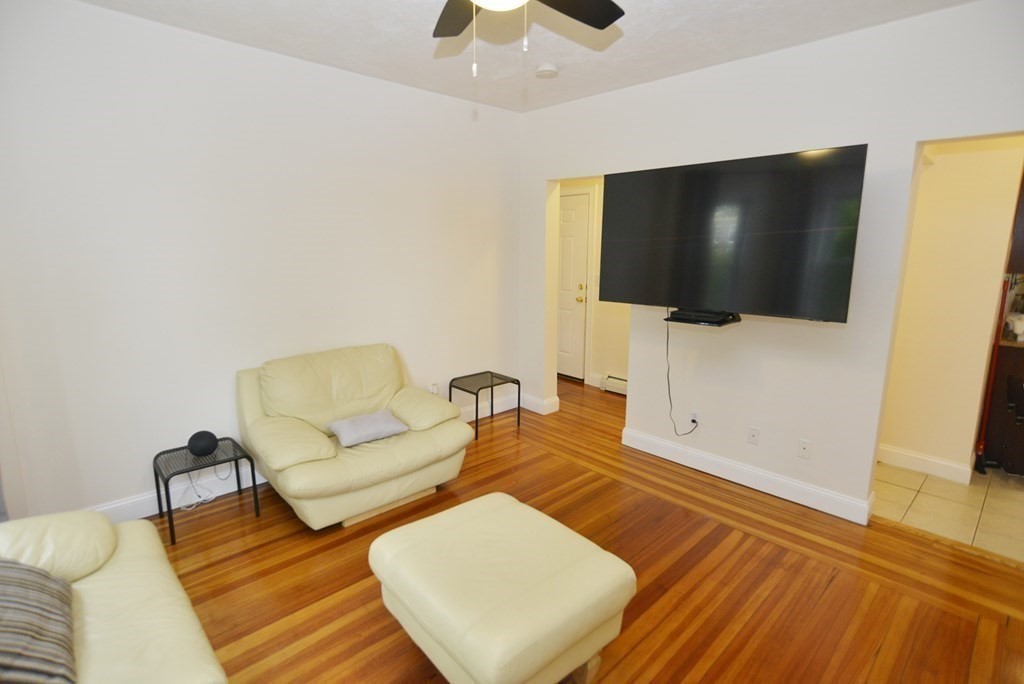 11 Ballard St, Jamaica Plain