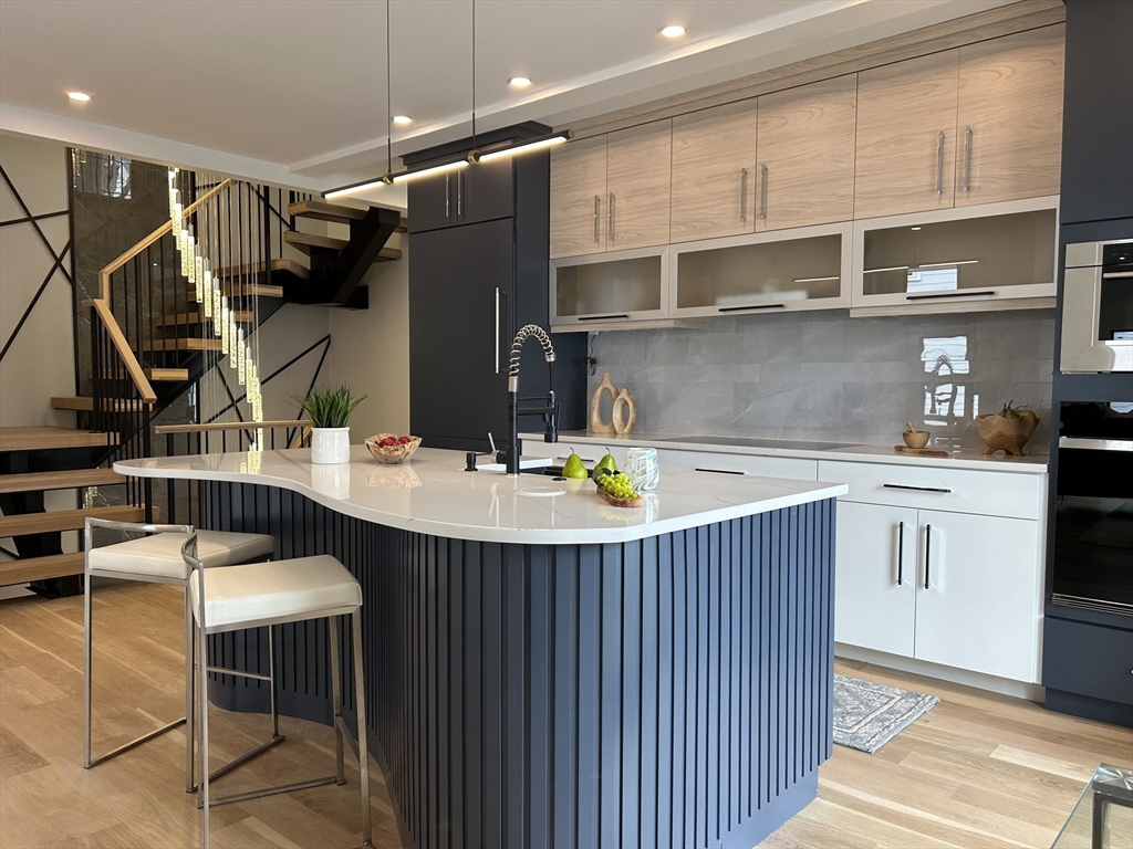 34 Lincoln St, Needham