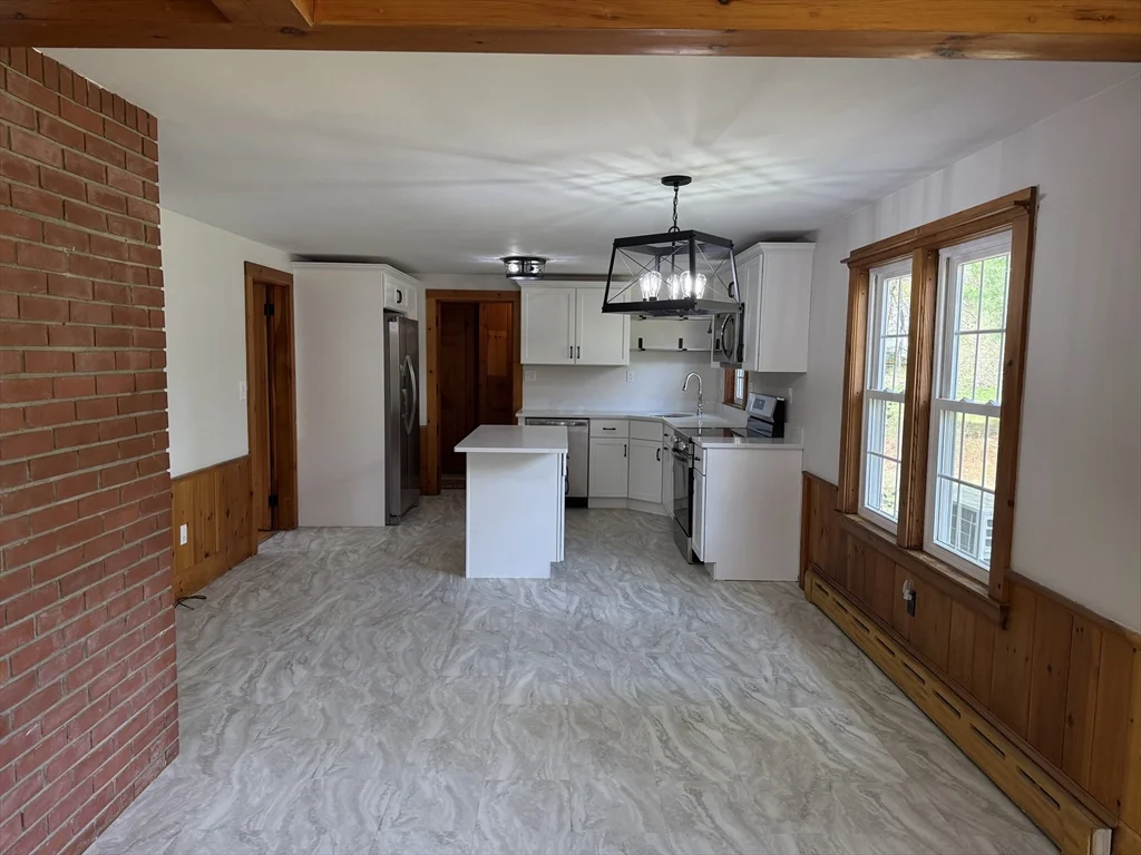 3 Crescent St, West Bridgewater