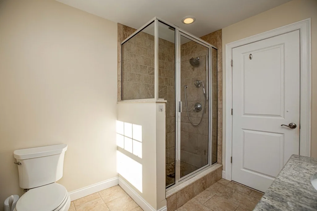 8 Summer Hill Circle, Arlington