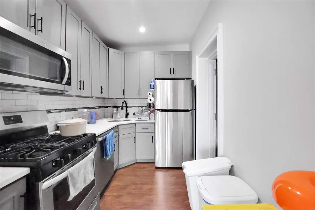 284 E Eighth St, South Boston