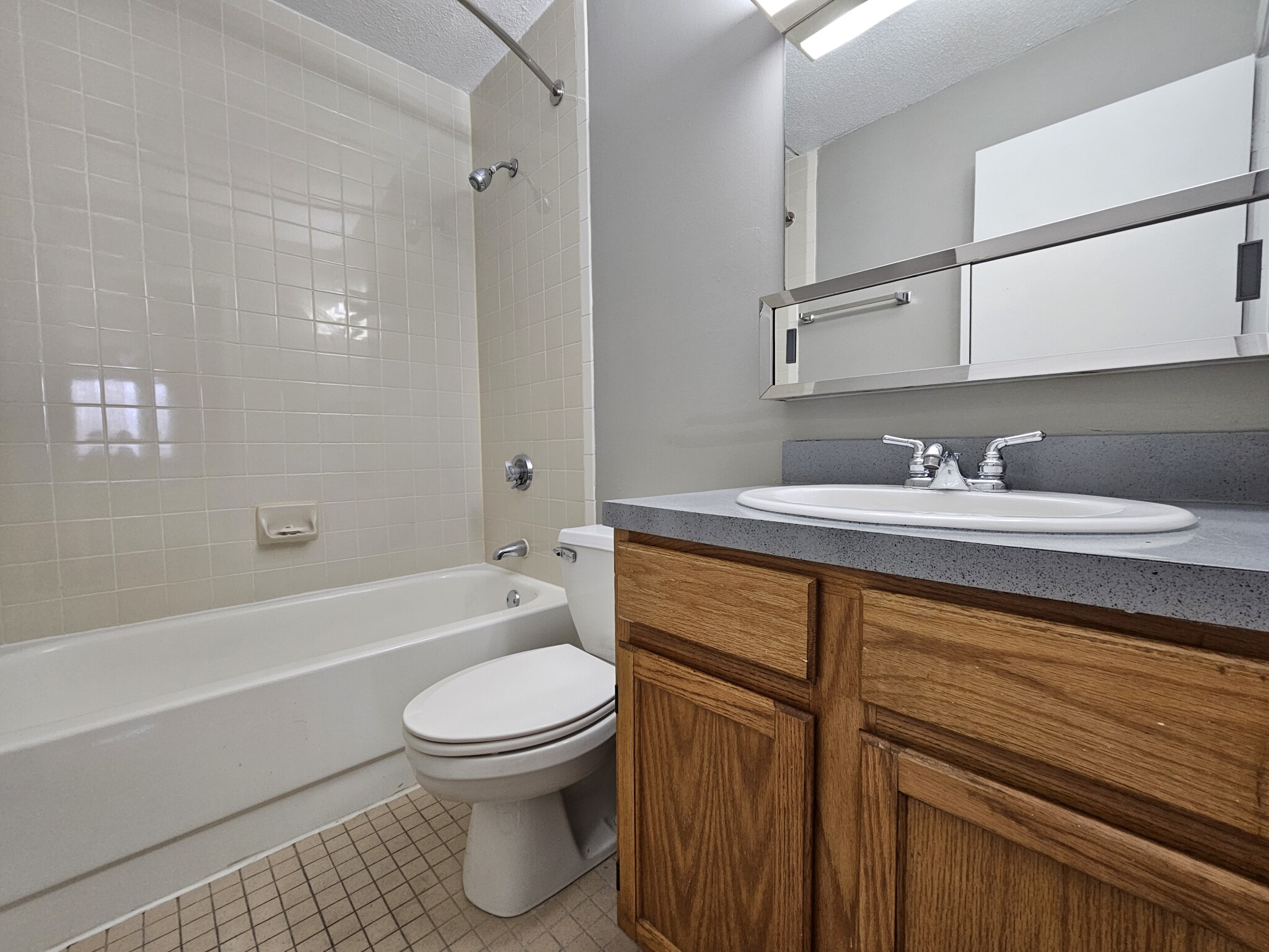 25 South Point Dr, Dorchester
