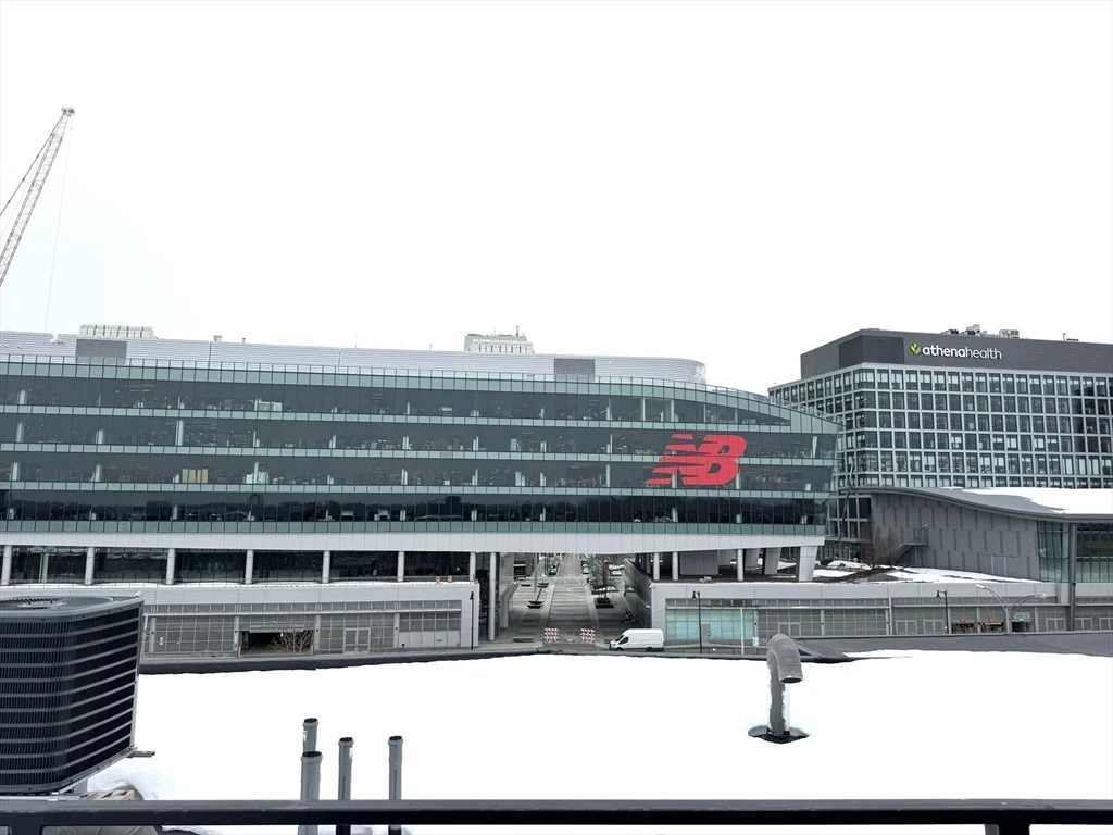 100 Lincoln, Brighton