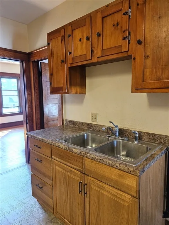 30 Bemis St, Chicopee