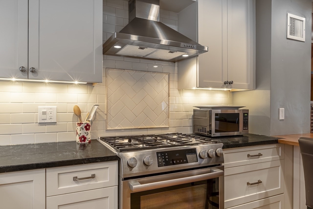 54 Trowbridge, Mid-Cambridge