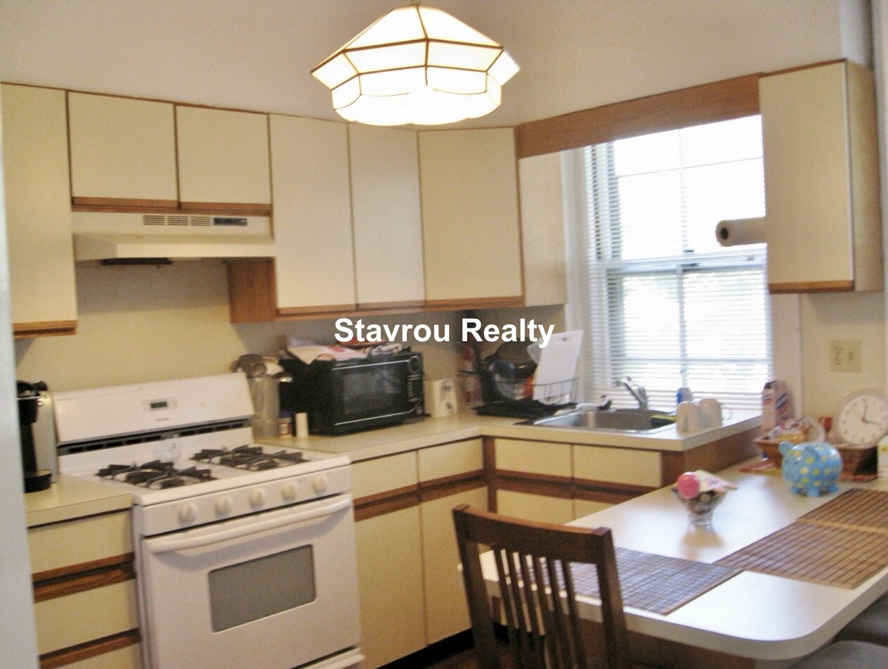 1675 Beacon St, Brookline