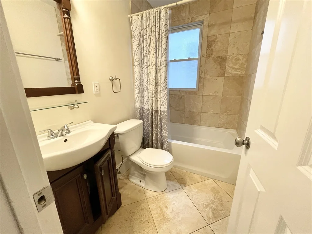 178 Hillside St, Mission Hill