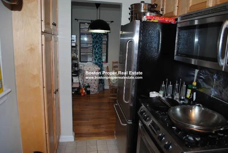 69 Strathmore Rd, Brighton