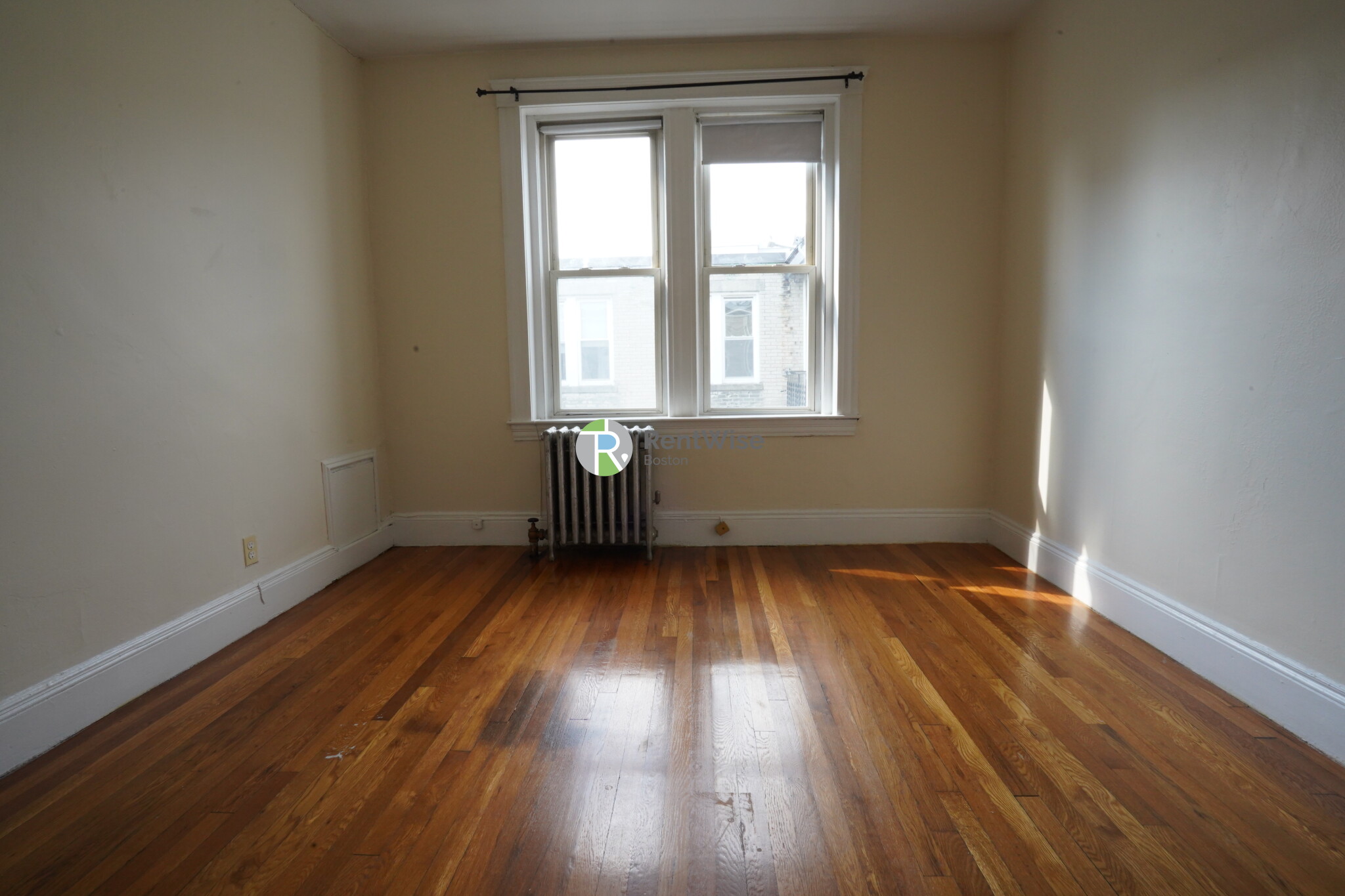 131 Washington St, Brighton