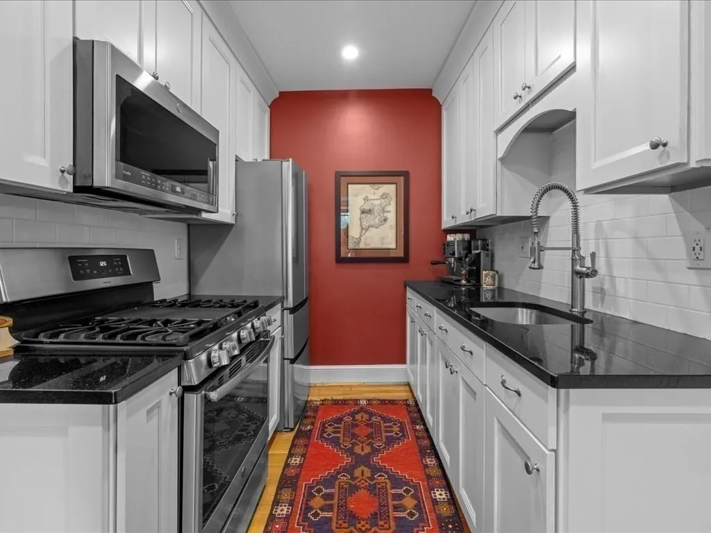 228 Commonwealth Ave, Back Bay