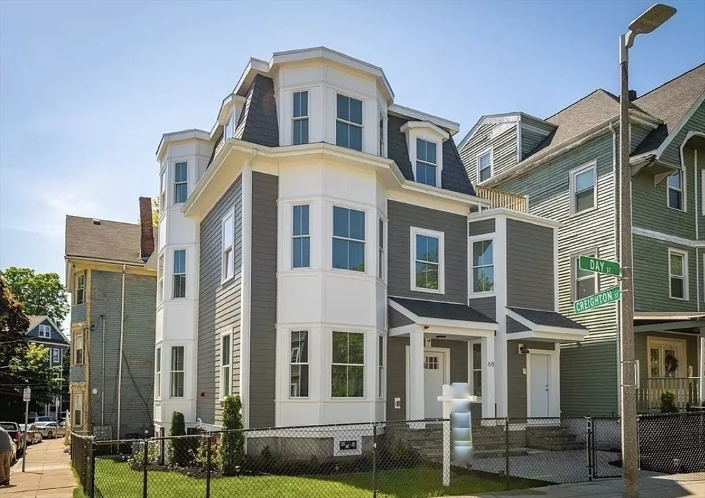 68 Day St, Jamaica Plain