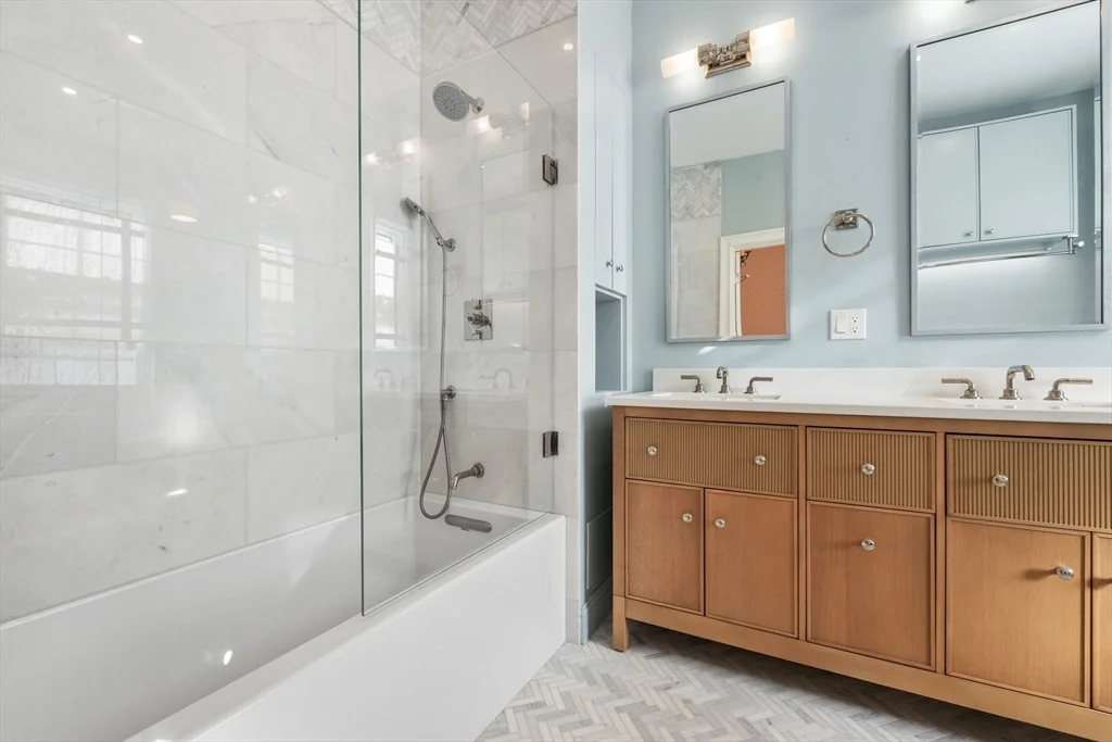 348 Marlborough St, Back Bay