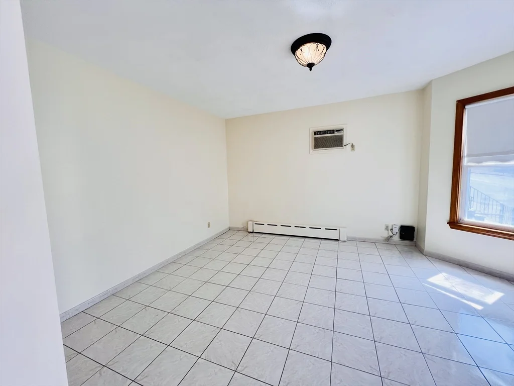 34 Medford St, Medford