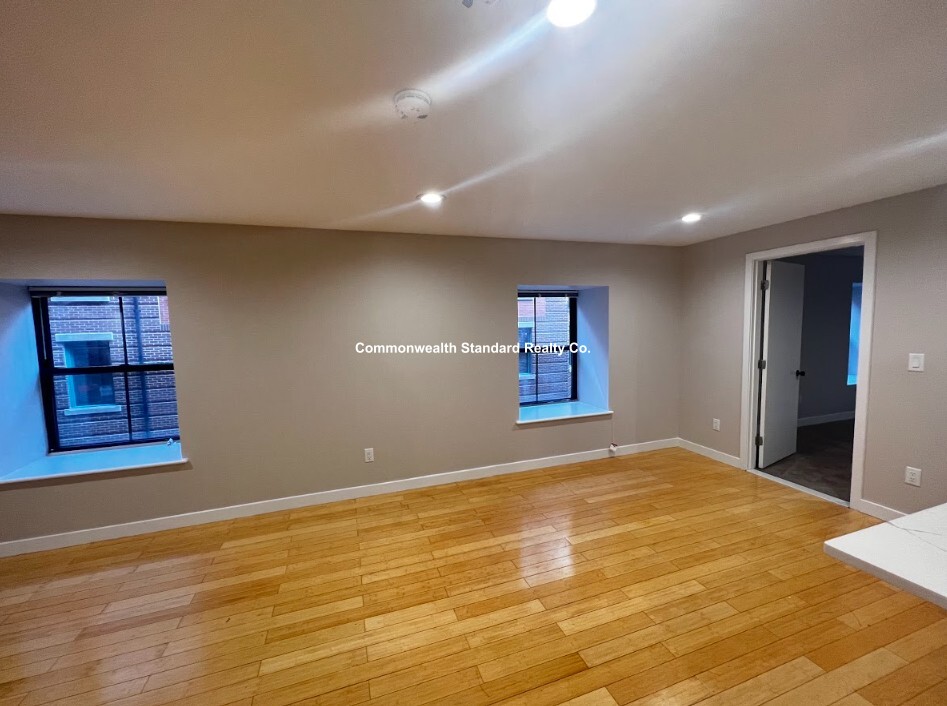 1661-1663 Washington St, South End