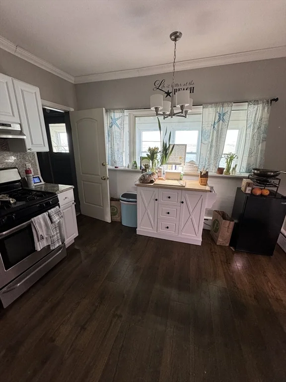 97 Court Rd, Winthrop
