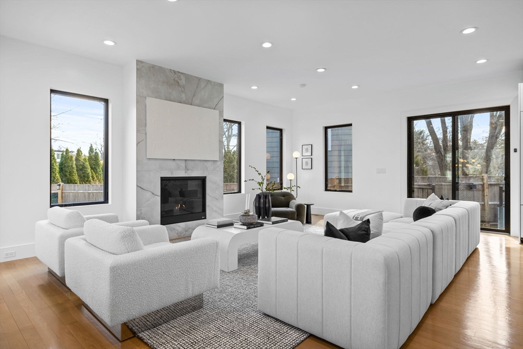 706 Saw Mill Brook Pkwy, Newton Center