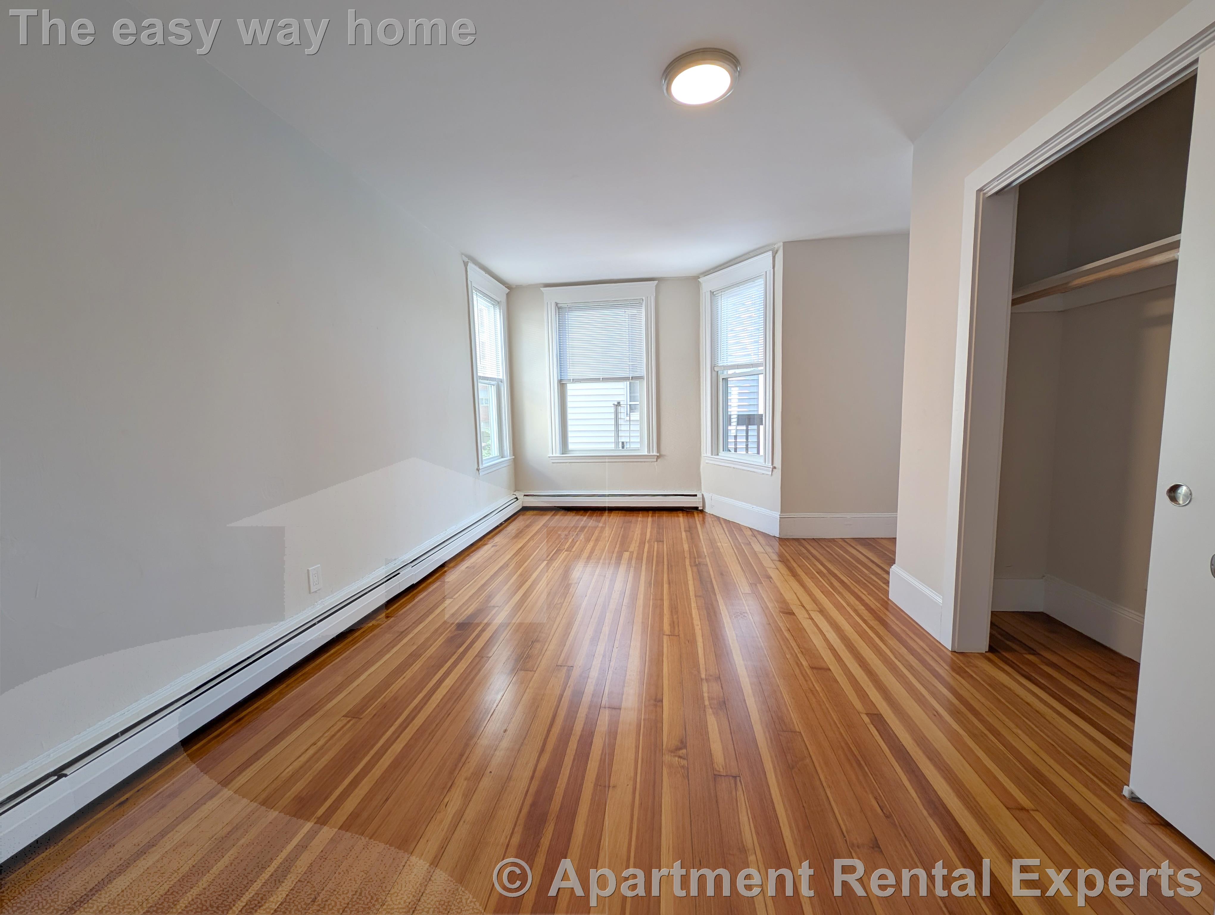 16R Warren Ave, Union Square