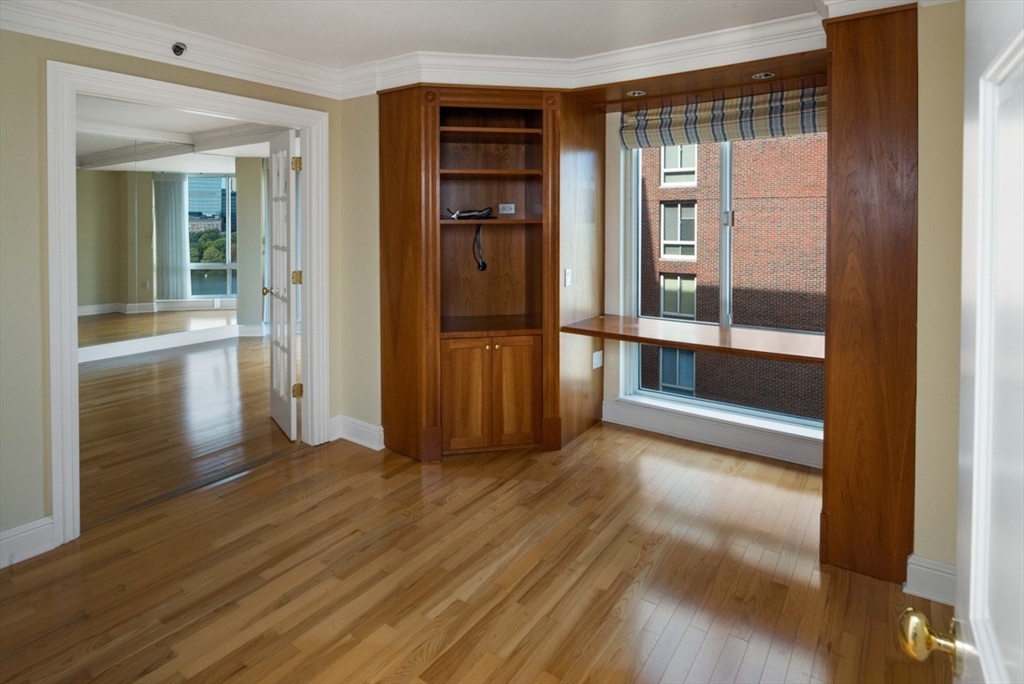 75-83 Cambridge Pkwa, East Cambridge