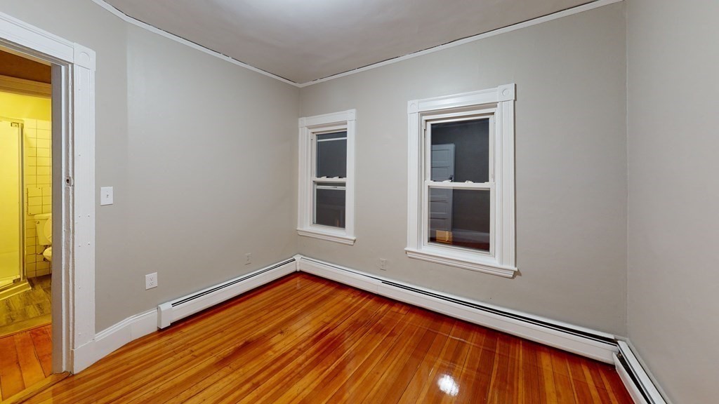 1011 Washington St, Newton