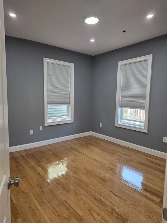 339 Cambridge St, East Cambridge