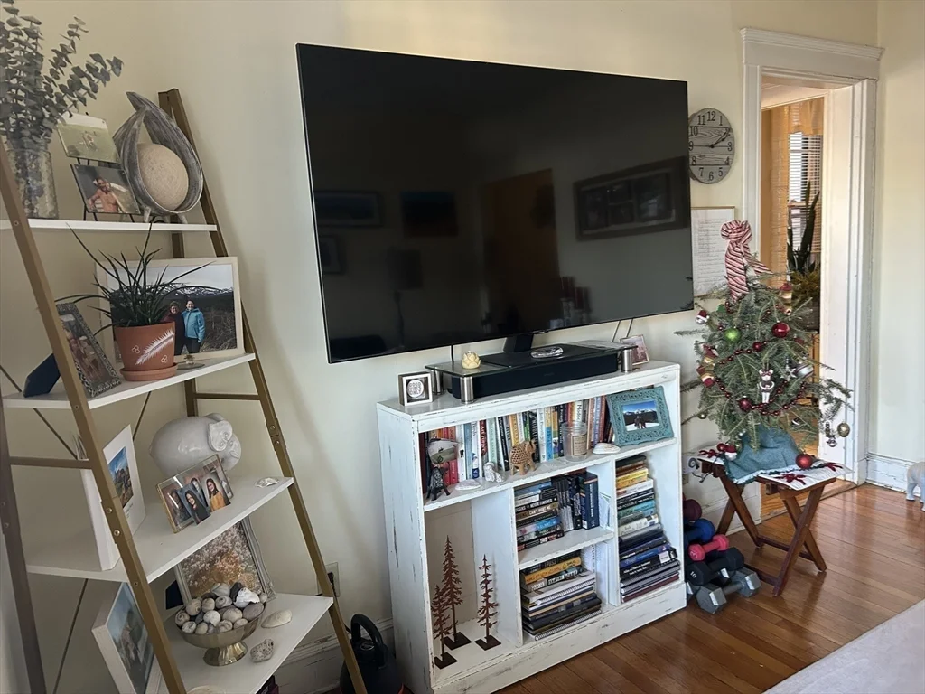 2039 Commonwealth Ave, Brighton