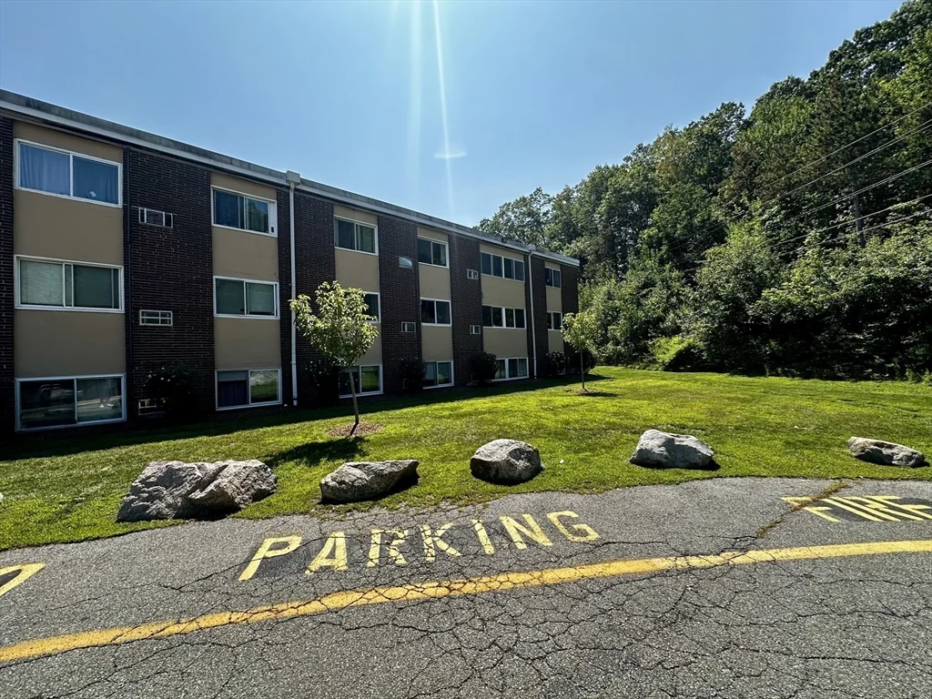 27 Willis St, Framingham