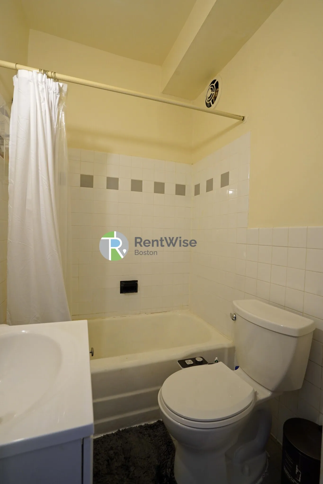 1212 Commonwealth Ave, Brighton