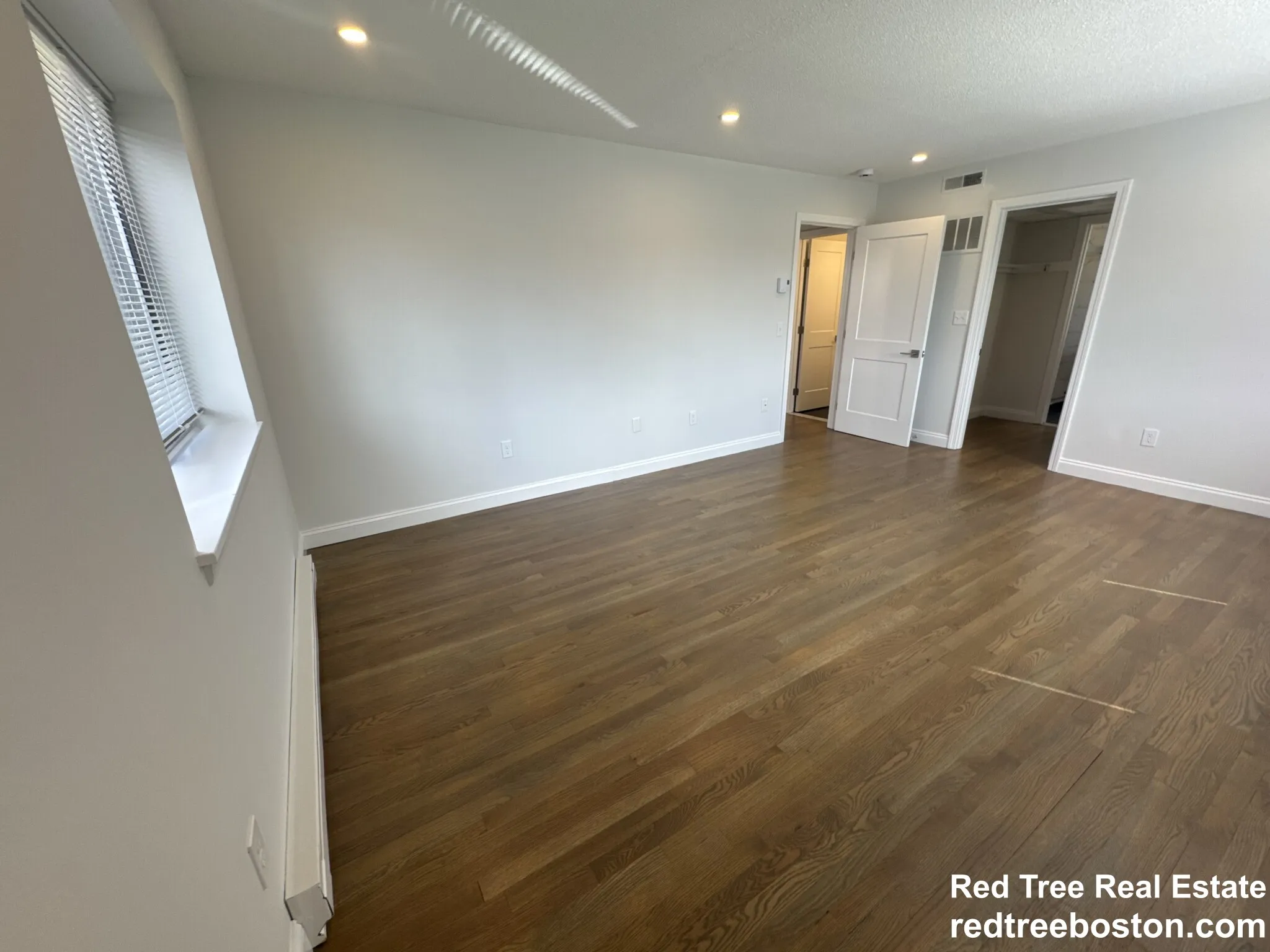 320 Hammond Pond Pkwa, Chestnut Hill