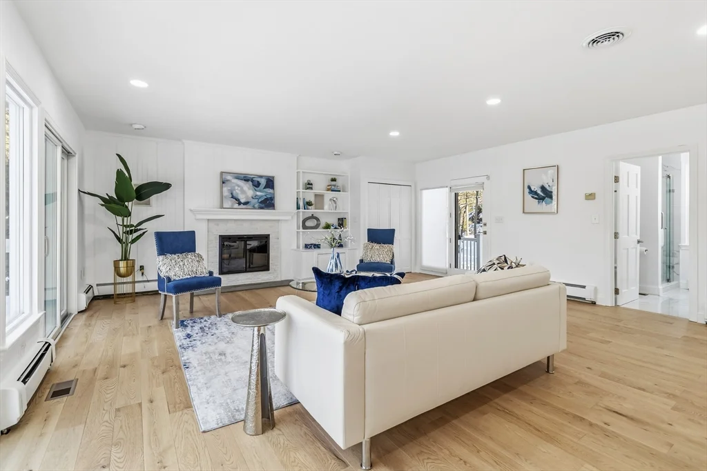183 Gardner St, Hingham