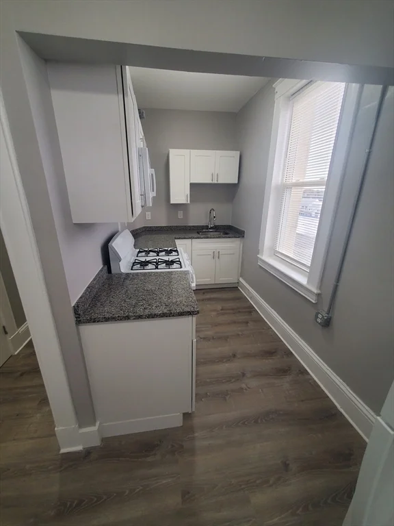 738 Washington St, Norwood