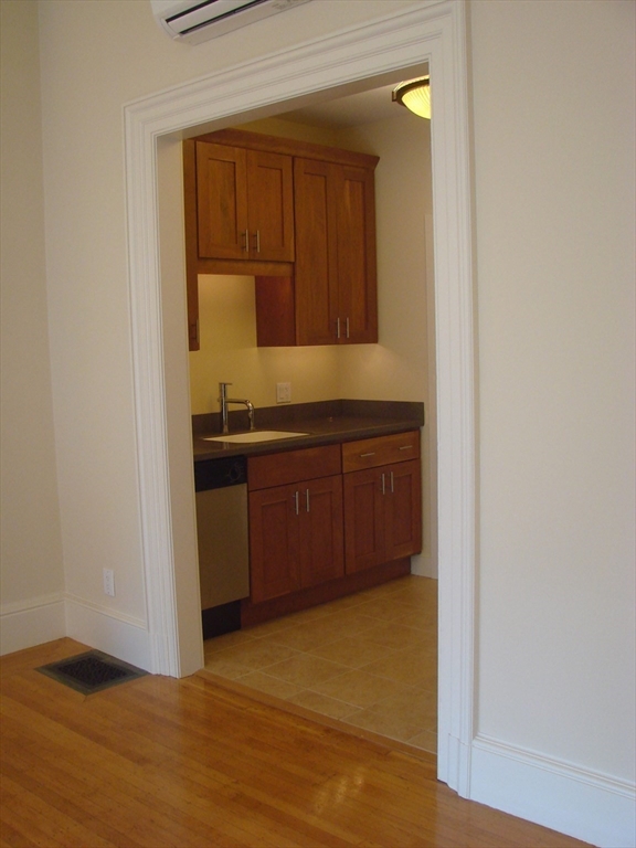 404 Marlborough St, Back Bay